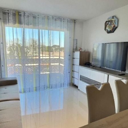 A 150M De La Plage - Coquet Appartement Pour 4 Personnes Vias Exterior photo